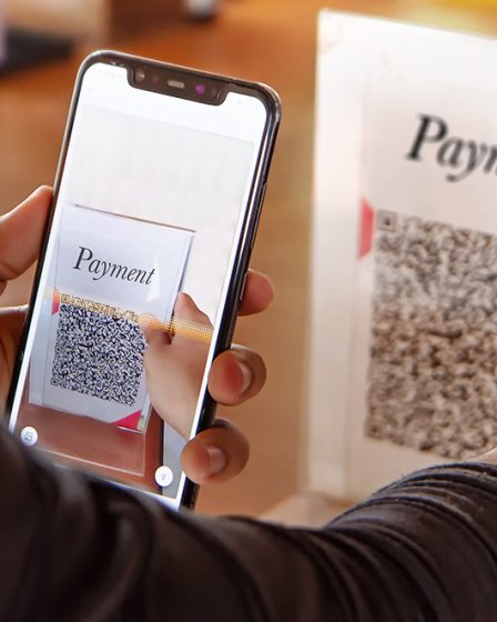 Kelebihan dan Kekurangan QRIS: Dampak Positif dan Batasan QRIS dalam Pembayaran Modern